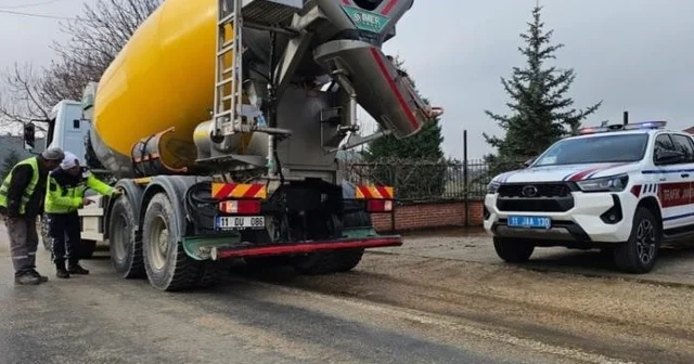 Jandarmadan ticari araçlara kış lastiği denetimi Bilecik Haberleri