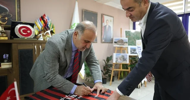 Başkan Arıcı Koçarlı Belediyespor için seferberlik başlattı Arıcı Aydın daki tüm ilçe belediye başkanlarından destek isteyecek Aydın Haberleri