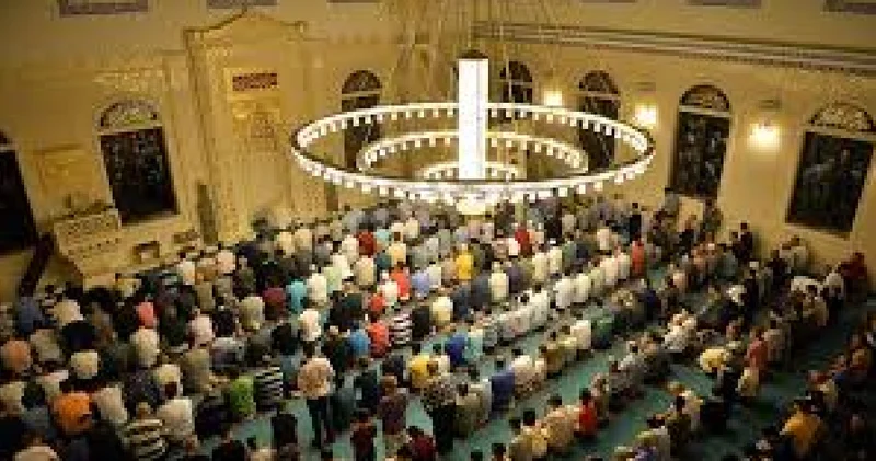 Recep ayı namazı ve ibadetleri: Üç aylar 2025 Recep ayı ilk gecesi namazı kaç rekattır, nasıl kılınır?