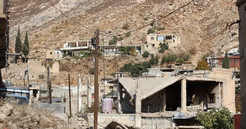 İsrail den Suriye de ikinci ihlal: Köye baskın düzenledi