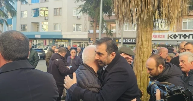 İstanbulspor Başkanı Sarıalioğlu nun annesi Sebahat Sarıalioğlu son yolculuğuna uğurlandı Trabzon Haberleri
