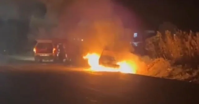 Şanlıurfa da bir kişi otomobilini ateşe verdi Şanlıurfa Haberleri