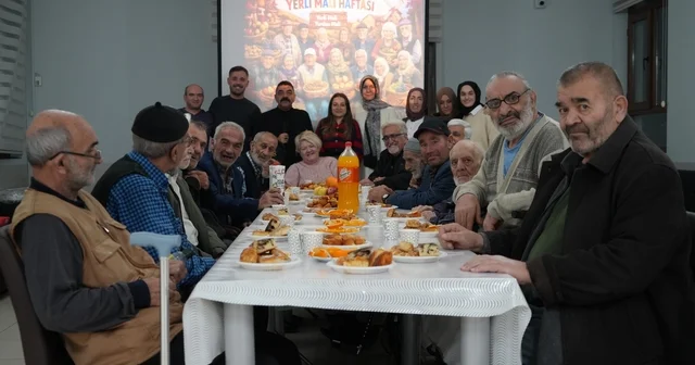 Çocuklar gibi şendiler: Yerli Malı Haftası Bayburt taki huzurevinde neşeyle kutlandı Bayburt Haberleri