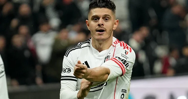 Rashica: Forvet oynamaya alışkınım!