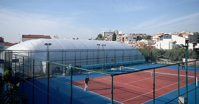 Kuşadası Tenis Kulübü nde balon kort yapımı tamamlandı Aydın Haberleri
