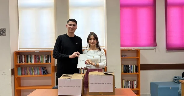 Kemer Belediyesi Gençlik Meclisi nden anlamlı bağış Antalya Haberleri