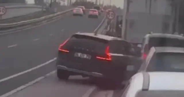 Kaldırımdan gitti trafiği tehlikeye attı: 8 bin lira ceza VİDEO İZLE