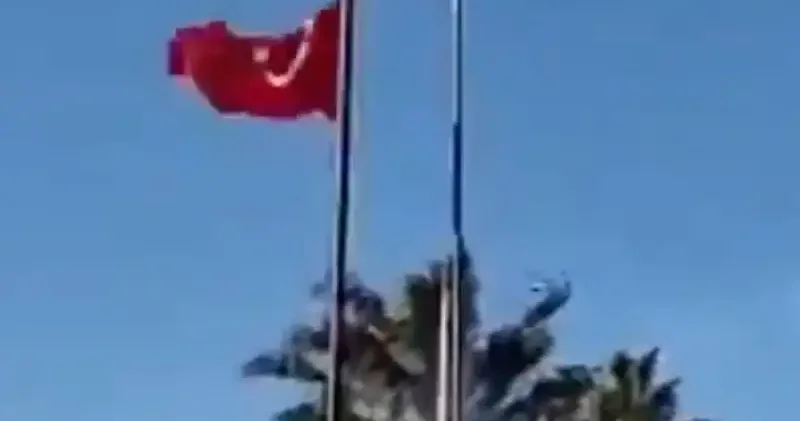 Bayrak provokasyonu: Bedelini ödeyecekler Gündem Haberleri