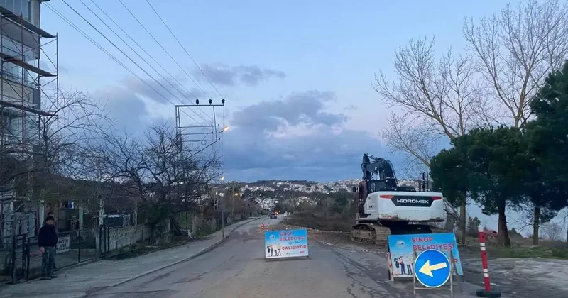 Sinop’ta çöken yolda onarım çalışmaları sürüyor