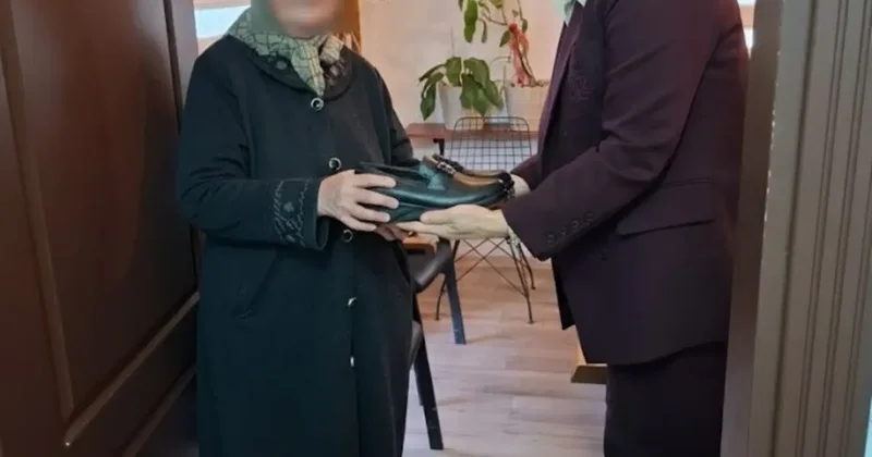 Ayakkabısı olmadığı için terlikle dolaşan yaşlı kadına mahalle muhtarı yardım etti