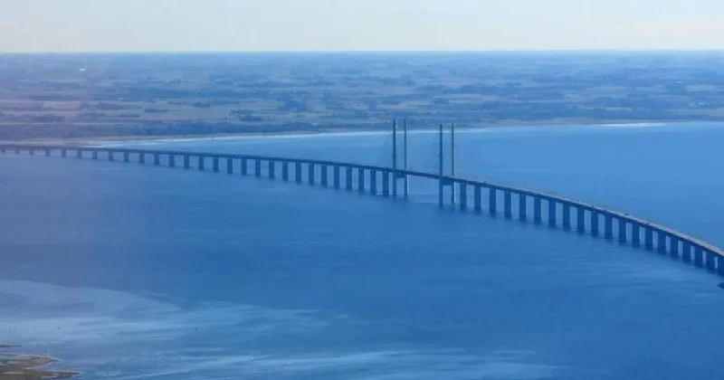 Su altında kaybolan 8 km uzunluğundaki devasa köprü: İki ülkeyi birbirine bağlıyor Sözcü Gazetesi