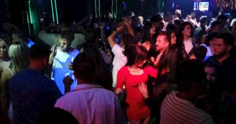 İran ın zengin çocukları protestolar sürerken Van a koştu! Sözcü Gazetesi