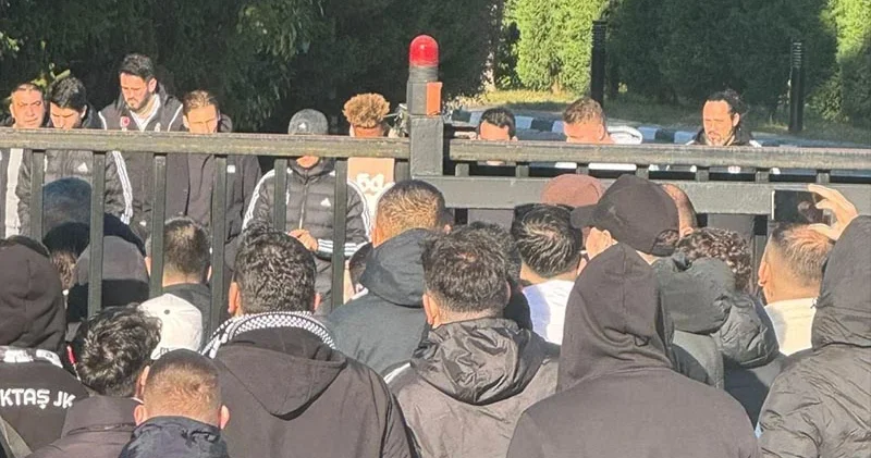 Beşiktaşlı taraftarlardan oyunculara tepki: 150 kişi değil 150 bin kişi geliriz!