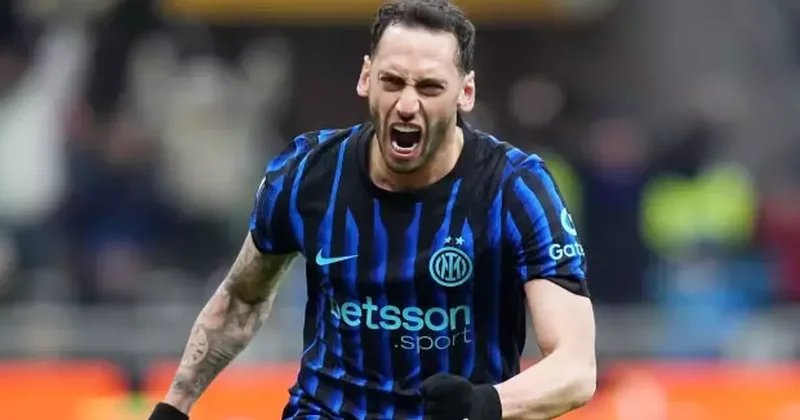 Hakan Çalhanoğlu sezon ortasında gemileri yaktı: Gelmeye hazırım