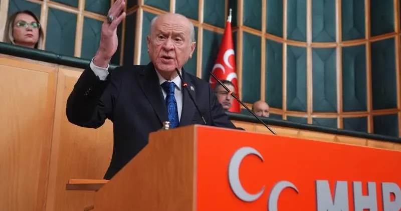 Bahçeli: Bölücü örgüt yandaşlarının Türk bayrağına saldırısı provokasyonların en ağırı; ‘Terörsüz Türkiye’ bahanesiyle milli onurumuzla oynanamaz!