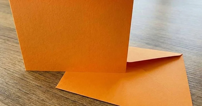 Bu turuncu kart kapınıza bırakıldıysa sakın açmayın, çöpe atın Sözcü Gazetesi