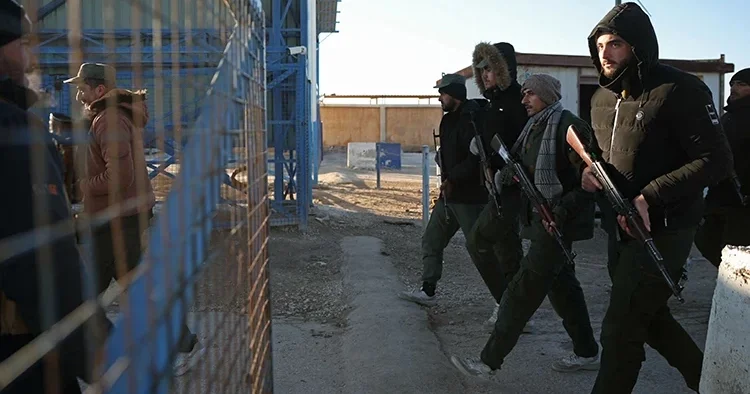 Suriye, YPG/SDG den kontrolünü aldığı Al Hol da güvenliği sıkılaştırdı