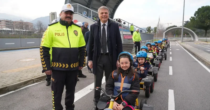 Oyak Renault’dan gelecek için ‘Güvenli Adımlar Projesi’