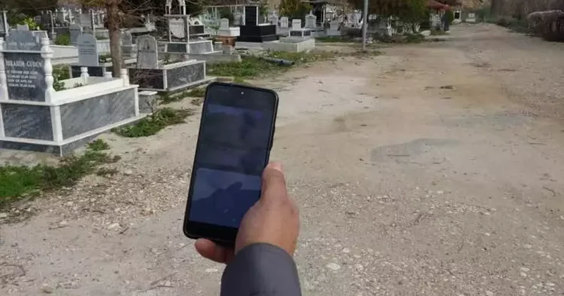 Antalya da bu kadarı da olmaz dedirtti! Babasının mezarında uyuşturucu buldu