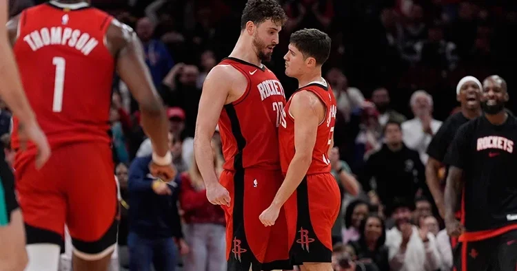 Alperen Şengün triple double ın eşiğinden döndü