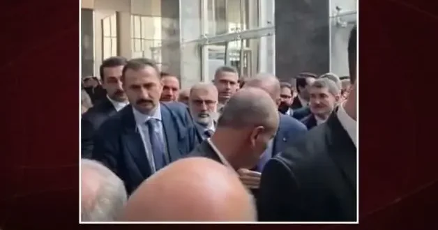 Cumhurbaşkanı Erdoğan, Meclis te Murat Yetkin i görünce şaşkınlık yaşadı