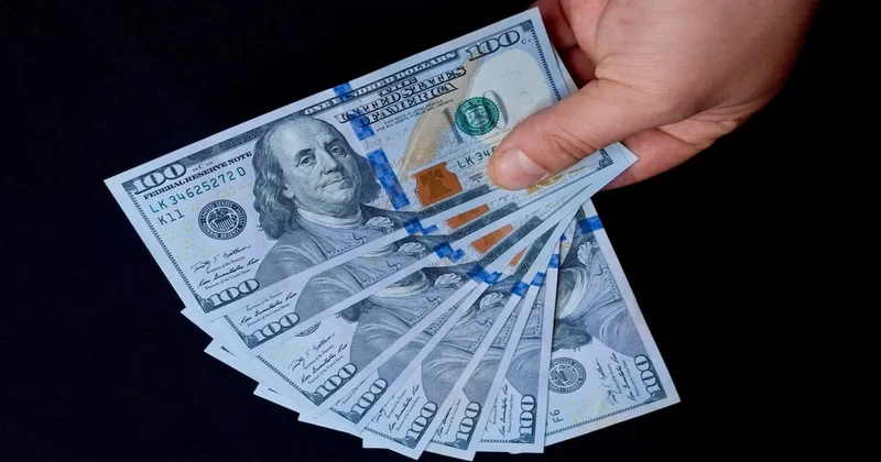 Yeni mavi dolarlar dolaşıma girdi: Bulan cebini dolduruyor Sözcü Gazetesi