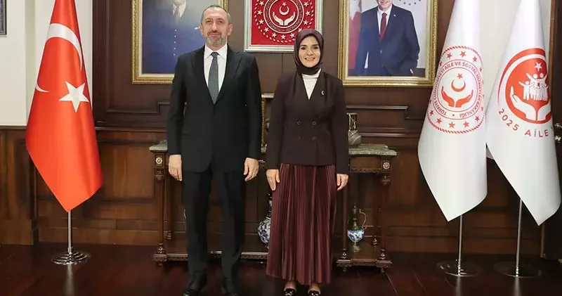 Bakan Göktaş, Siber Güvenlik Başkanı Önal ile bir araya geldi