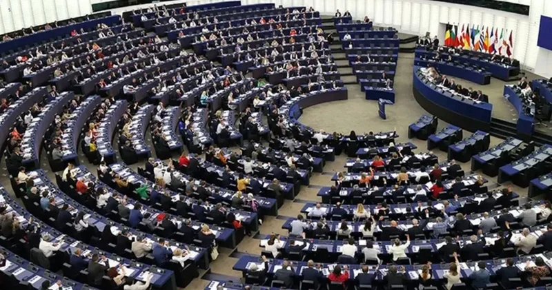 Grönland gerilimi sürüyor: Avrupa Parlamentosu ndan kritik karar!