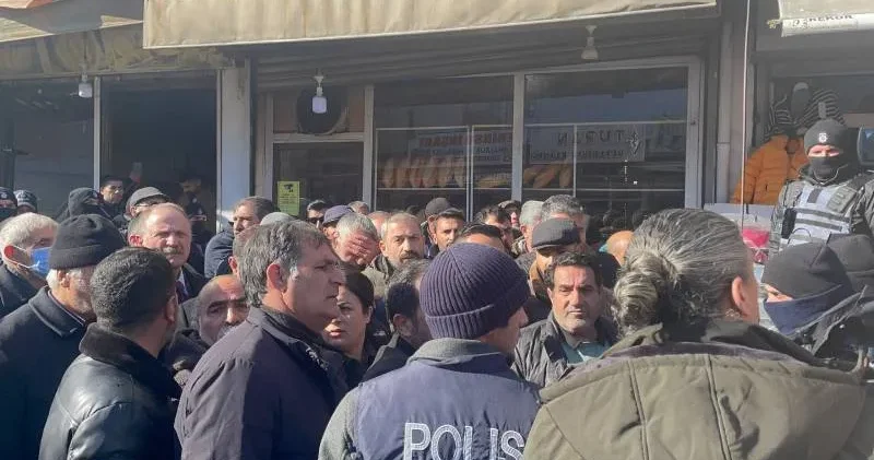 Iğdır daki Suriye protestolarında 3 polis yaralandı, 48 kişi gözaltına alındı