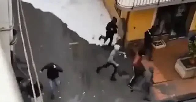 Akdeniz’i vuran Harry Kasırgası limanları sular altında bıraktı VİDEO İZLE