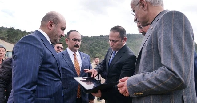 Bakan Uraloğlu Mihalgazi yolunda incelemelerde bulundu Eskişehir Haberleri