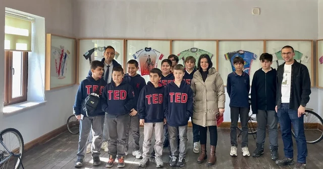 Öğrenciler Ertan Ayçetin bisikletevi nde Mysia yolları nı tanıdı Bursa Haberleri