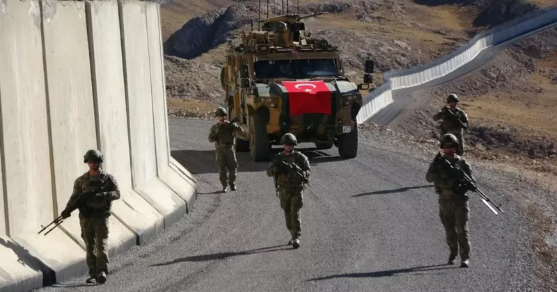 Sınırda savaş alarmı! Hareketlilik dikkat çekti... Mehmetçik in eli tetikte