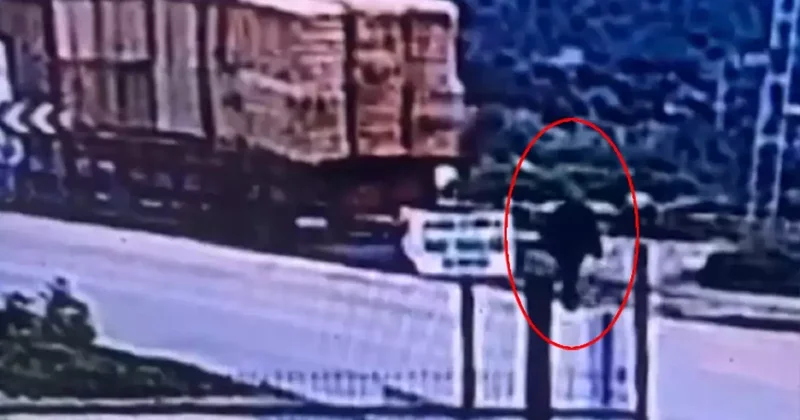 Yolda yürürken ölüm onu böyle buldu! Saman balyasının altında can verdi