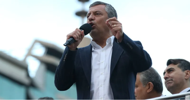 CHP lideri Özgür Özel İzmit te konuşuyor SON DAKİKA HABER Son dakika haberleri