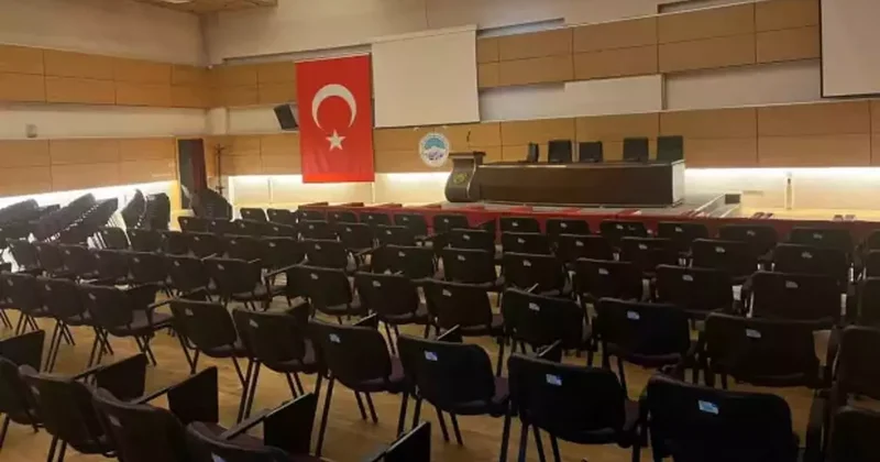 Süper Lig ekibinde seçime gidildi: Salon boş kaldı