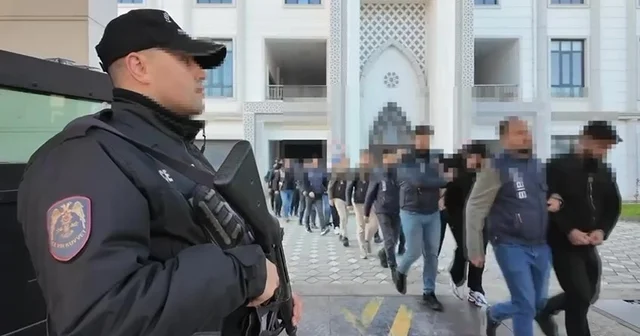 Sahte ilan ve oltalama yöntemiyle dolandırıcılık yapan 21 şüpheli tutuklandı Siber dolandırıcılık operasyonunda 21 şüpheli tutuklandı Kocaeli Haberleri