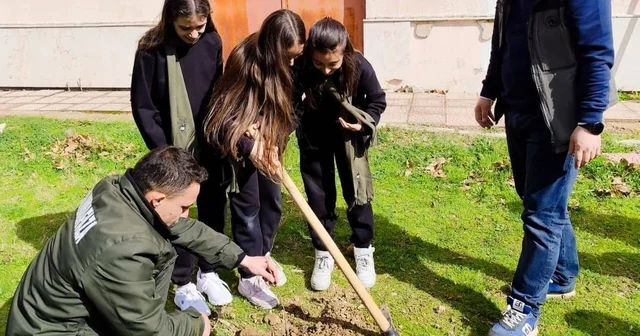 Gediz de öğrencilerden doğaya anlamlı dokunuş Kütahya Haberleri