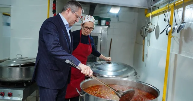 Ayvalık Belediye Başkanı Mesut Ergin: Ramazan paylaşmaktır. Balıkesir Haberleri