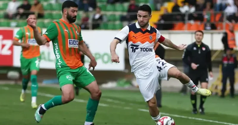 Başakşehir, Alanya da 3 puanı ilk yarıda kaptı