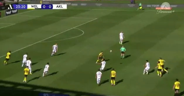 Görüntüler Avustralya dan: Kalecinin talihsiz anları viral oldu