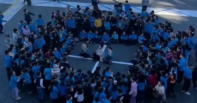 Miniklerin diliyle ‘Kabe’de Hacılar’ VİDEO İZLE