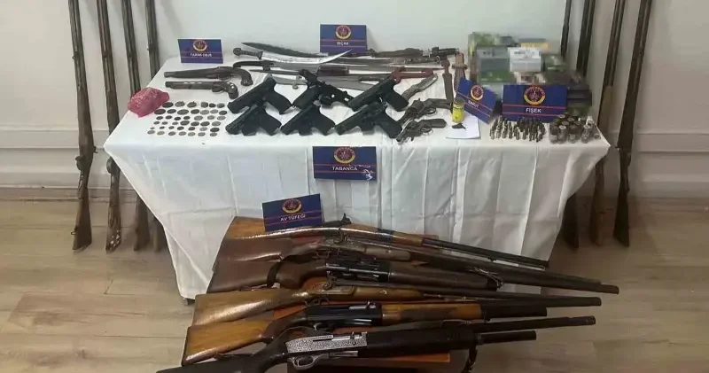 Hepsi baskında ele geçirildi: Ev değil adeta cephanelik Gündem Haberleri