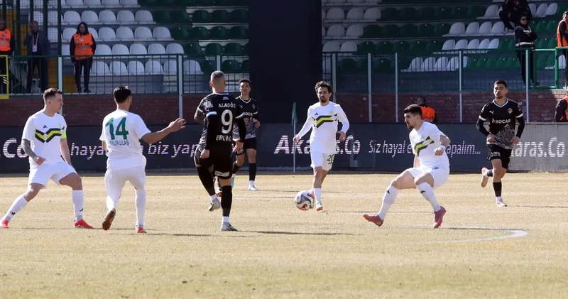 3 atıp Erzurumspor u liderlik koltuğundan etti: Amedspor a da fark attı