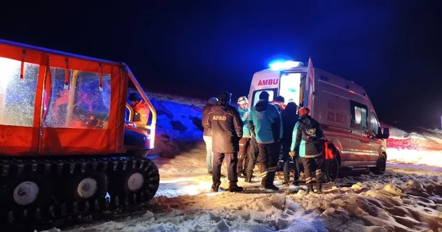 Mahsur kalarak donma tehlikesi geçiren 3 işçiyi ekipler kurtardı Kayseri Haberleri