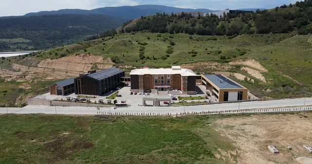 YÖK Başkanı Özvar: OSB MYO modeli 21 üniversitede 22 MYO ya ulaştı Karabük Haberleri