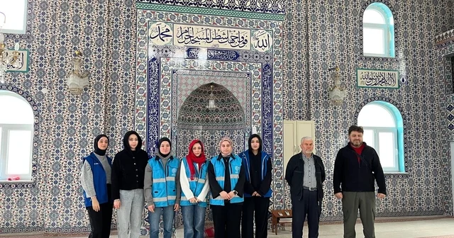 Alaçam Gençlik Merkezi gönüllüleri camilerde temizlik yapıyor Samsun Haberleri