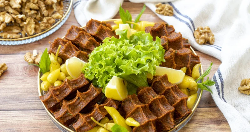 Evde çiğ köfte nasıl yapılır? Doğal, kolay ve lezzetli ev yapımı çiğ köfte tarifi ymk