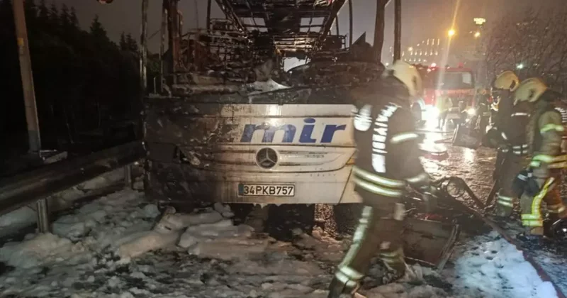 Bağcılar TEM de yolcu otobüsü alevlere teslim oldu