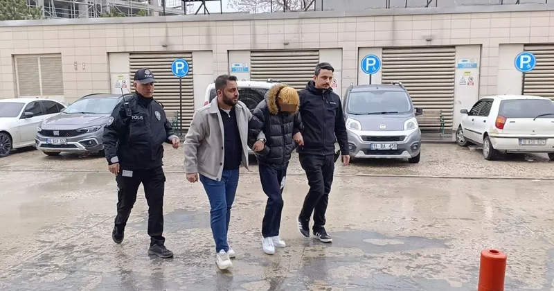 Camide Skandal Dans: 17 Yaşındaki Genç Gözaltına Alındı